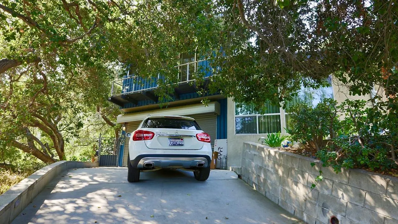 Shanti Om Retreat In Beverly Hills США