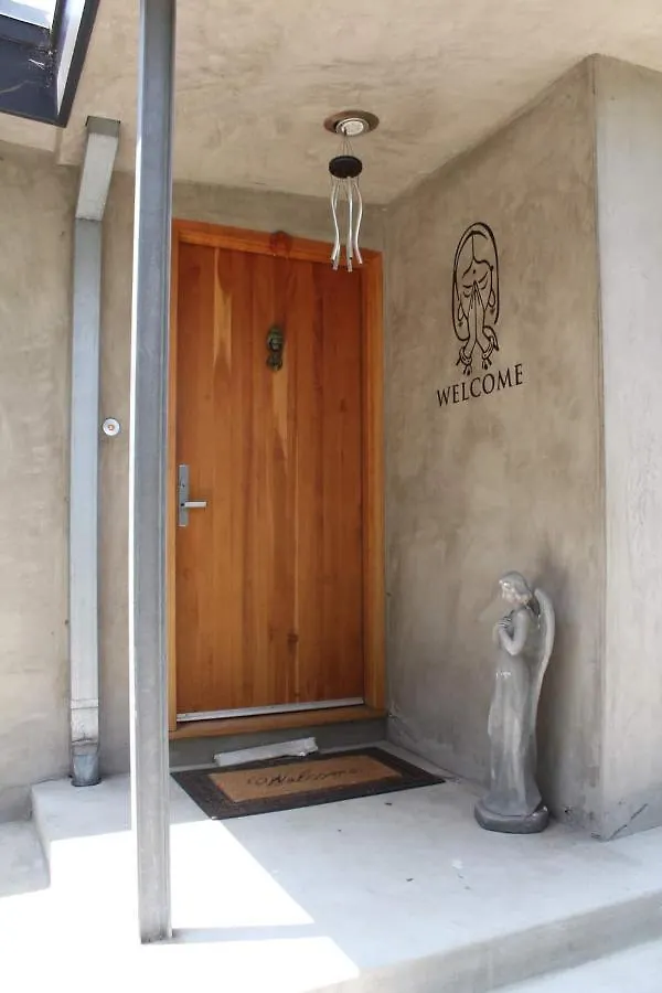 Shanti Om Retreat In Beverly Hills Лос-Анджелес